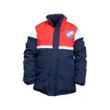 Campera puffer azul marino, roja y blanca con escudo del Club Nacional de Football en el pecho.