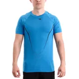 Remera celeste de entrenamiento, ajustada al cuerpo, con mangas cortas y logo de la marca en el pecho.