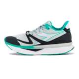 Championes de running Diadora Atomo V7000, color gris con detalles en fucsia, turquesa y blanco. Cuentan con suela de goma y cordones bicolores.