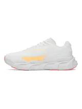 Championes Under Armour UA Halo Runner SE, color blanco con detalles en naranja y suela de goma con tracción. Diseñados para running diario sobre asfalto, cuentan con amortiguación reactiva UA HOVR+ y parte superior de ajuste dinámico.