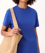 Remera básica Marfinno de manga corta y cuello redondo, confeccionada en algodón peruano suedine.