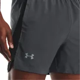 Short deportivo Under Armour negro, con logo reflectivo en la pierna izquierda. Confeccionado en tejido elástico ultraligero con forro interno de malla, paneles laterales de malla y tecnología antitranspirante.