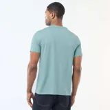 Camiseta de algodón de manga corta con cuello redondo, diseño básico y corte estándar.