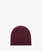 Gorro de punto de cashmira color bordó, de diseño clásico con vuelta.