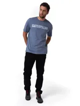 Remera Caterpillar gris de manga corta y cuello redondo, con el logo de la marca estampado en blanco en el pecho.