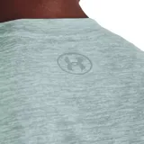 Remera deportiva Under Armour Tech Twist V-Neck color celeste jaspeado, de corte holgado, manga corta y cuello en V.