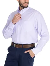 Camisa de manga larga para hombre de la marca RKF, color lila con patrón de rayas finas, cuello abotonado y bolsillo en el pecho con logo bordado.