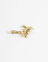 Dije plateado de acero quirúrgico hipoalergénico con forma de cangrejo.