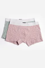 Pack de dos boxers para hombre, uno azul con estampado de dinosaurios y otro azul marino con estampado de símbolos.