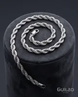 Cadena de acero inoxidable con diseño de eslabones tipo cuerda (tourbillon) de 7mm de espesor.
