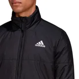 Campera Adidas acolchada color negro, con cuello alto, cierre frontal completo y logo blanco estampado en el pecho. Cuenta con bolsillos laterales con cierre y puños elásticos ocultos.