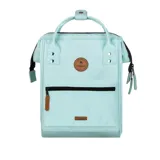 Mochila Cabaia modelo Adventurer Rio De Janeiro, color celeste con detalles en negro y marrón. Tiene sistema MOLLE, compartimento acolchado para tablet o PC, correa para sujetar a la maleta y tirantes acolchados antitranspirantes.