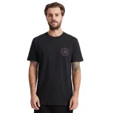 Remera Roark modelo Rituals, de color negro, con cuello redondo, mangas cortas y pequeño estampado circular en el pecho.