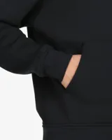 Buzo hoodie negro de la marca Nike Jordan, con logo Jumpman bordado en blanco en el pecho y bolsillo tipo canguro.