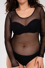 Body negro de microtul de manga larga con escote redondo y abertura en la espalda.