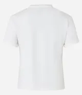 Blusa básica de cuello redondo y manga corta con detalle de dobladillo plegado. Confeccionada en tejido de viscosa con spandex, ofrece un ajuste cómodo y versátil.