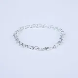 Pulsera de eslabones tipo rolo confeccionada en plata 925, con acabado pulido brillante y cierre de mosquetón.