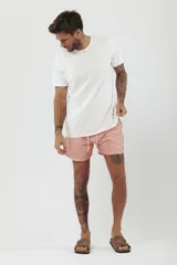 Short de baño con estampado tropical de hojas y loros, con cordón ajustable en la cintura.