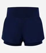 Bermuda deportiva tipo runner, color verde menta, confeccionada en microfibra con cintura elástica. Tiene un corte holgado y bajo redondeado.