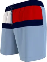 Short de baño celeste con cintura elástica, cordón de ajuste y diseño color block con los colores blanco, azul marino y rojo.