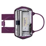 Mochila Cabaia modelo Adventurer Kingston color violeta con detalles en beige y rosa.