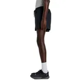 Short deportivo de hombre, color negro, con cintura elástica y cordón ajustable. Diseño minimalista con corte atlético.