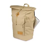 Mochila Jansport Hatchet Rolltop color beige con cierre superior enrollable, múltiples bolsillos y detalles en cuero sintético.