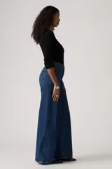 Jeans de mujer Levi's 728 Hi Rise Wide Leg, color azul oscuro, de tiro alto y pierna ancha.