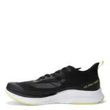 Championes deportivos Topper modelo VR Pro, color negro con suela blanca y detalles en amarillo neón. Presentan un diseño aerodinámico con tejido sintético transpirable, cierre mediante cordones y entresuela amortiguada.