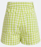 Short corto de lino con estampado de cuadros vichy en verde y blanco, con botón en forma de corazón.