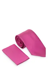 Corbata verde oscuro con estampado floral y pañuelo de bolsillo a juego.