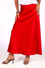 Sandalias de tacón fino con estampado de leopardo, tiras finas y cierre con tiras envolventes al tobillo.