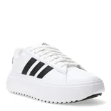 Championes Adidas Grand Court con suela de plataforma, diseño en color blanco con las icónicas tres rayas laterales en negro. Presentan un estilo urbano con cordones y una suela gruesa texturizada.