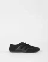 Ballerinas de tela color negro con cierre de doble tira con velcro en el empeine y suela plana.