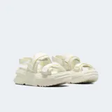 Sandalias Converse Run Star Legacy Utility Sandal CX color crema, con plataforma y correas ajustables.