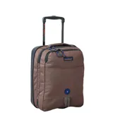 Bolso de viaje marrón con ruedas y manija extensible.