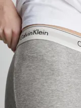 Pantalón largo gris melange de algodón con cintura elástica con el logotipo de Calvin Klein.