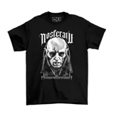 Remera negra de algodón con estampa frontal en blanco y negro del personaje Nosferatu y tipografía gótica.
