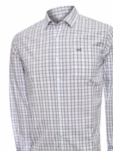 Camisa de manga larga RKF modelo Lighter, confeccionada en algodón orgánico. Presenta un diseño de cuadros en tonos blancos, azules y rojos, con cuello camisero, cierre frontal de botones, bolsillo en el pecho con logo bordado y corte modern fit.