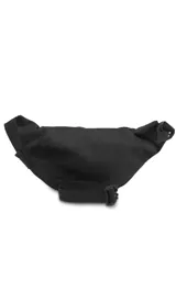 Riñonera negra de la marca JanSport, modelo Fifth Avenue, con parche frontal de la marca y cierres metálicos.