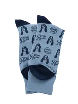 Medias celestes con estampado de perros y logotipos de la marca en tono oscuro, con puntera y talón en azul marino.
