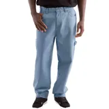 Pantalón de jean celeste, de corte recto, con bolsillos delanteros y traseros.