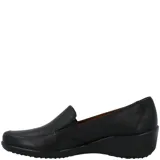 Zapato tipo slip-on de cuero liso color negro, con diseño de punta redondeada y suela de plataforma baja tipo cuña.