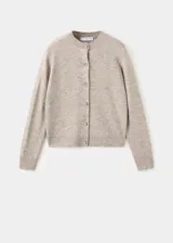 Cardigan de punto de corte recto con cuello redondo y cierre frontal de botones. Presenta mangas largas con puños acanalados y un diseño clásico de tejido de punto medio.