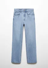 Jeans Matilda de tiro medio y diseño recto, confeccionados en 100% algodón denim. Cuenta con cinco bolsillos, trabillas para cinturón y cierre frontal con cremallera y botón metálico.