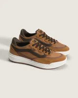 Championes Vans modelo Ultrarange 2.0 SE, color marrón con detalles en marrón oscuro y suela blanca. Presentan un diseño técnico con combinación de gamuza y materiales textiles, cordones al tono y entresuela amortiguada.