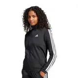 Campera deportiva Adidas tipo track jacket, color negro con las icónicas tres tiras blancas en las mangas y logo de la marca estampado en el pecho. Cuenta con cierre frontal completo, cuello alto y puños elásticos.