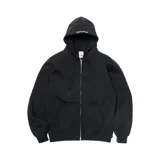 Campera con capucha y cierre frontal, color negro, con logo Jumpman bordado en el frente y detalle de marca en la capucha.