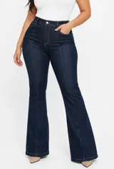 Pantalón de jean semi oxford color azul oscuro, de tiro alto, con alforza reforzada frontal y costuras dobles.