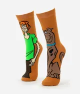 Par de medias de caña alta color marrón con estampado de Shaggy y Scooby Doo.